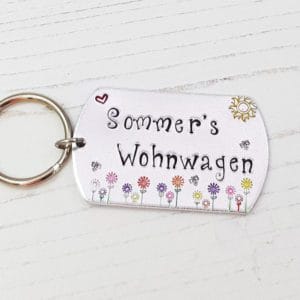 Stamped With Love - Personalisierter Wohnwagen-Schlüsselanhänger